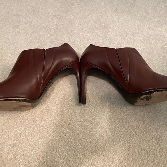 Size 39 Stuart Weitzman Open Toe Booties - Picture 2 of 4